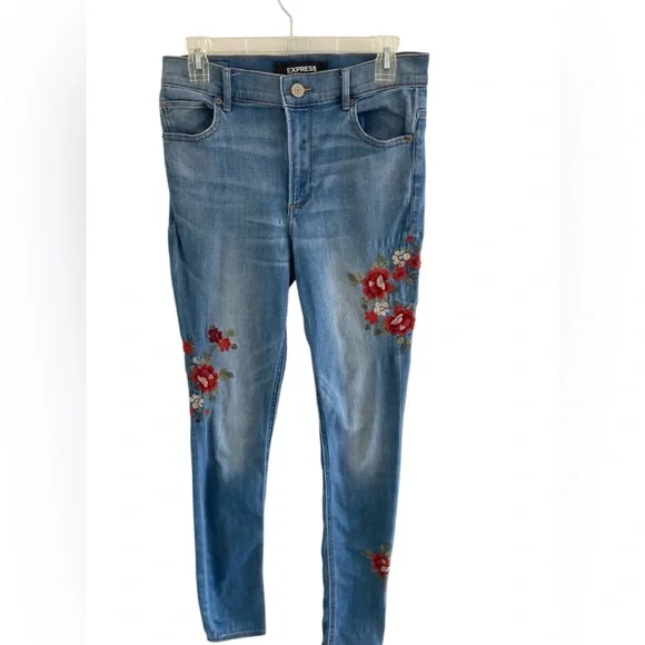 Express Women's legging Jeans with Red Floral Embroidery - Picture 2 of 6
